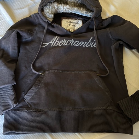 Abercrombie and Fitch women’s sweatshirt. Size L - Picture 1 of 4